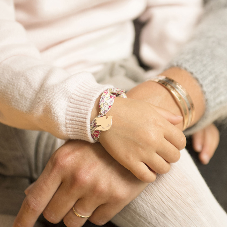 Bracelet enfant Liberty avec colombe personnalisable (plaqué or) (Merci Maman) - Image 3