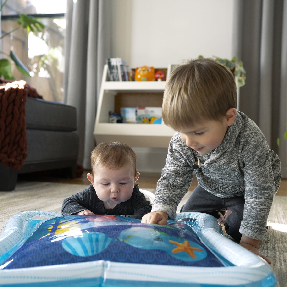 Tapis d'éveil et matelas à eau Découverte de l'océan (Kids2) - Image 1