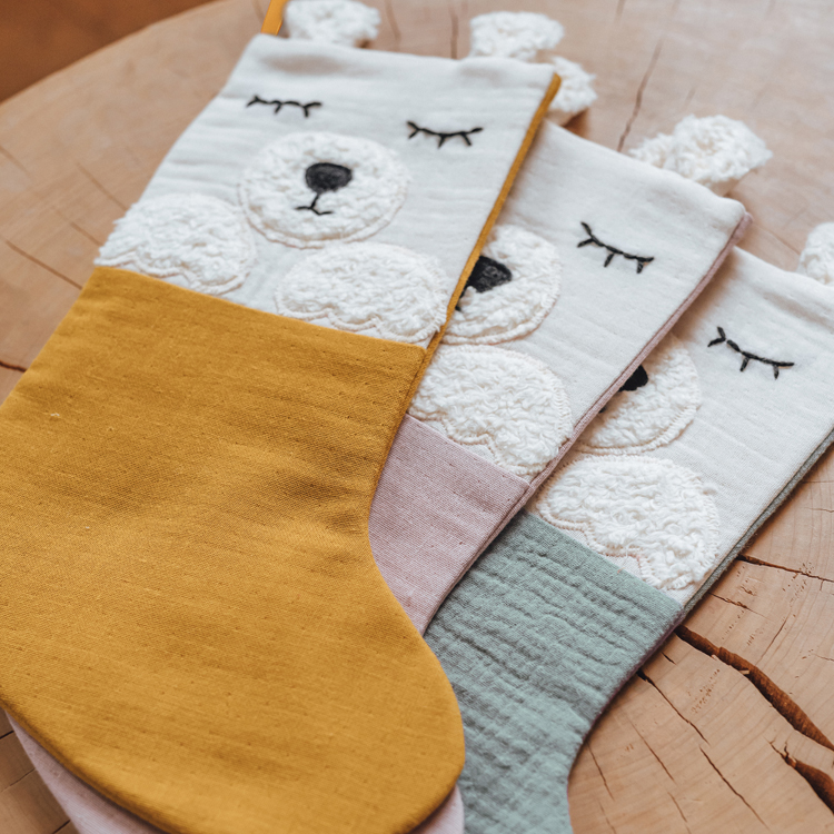 Chaussette de Noël Ours moutarde (Kikadu) - Image 4