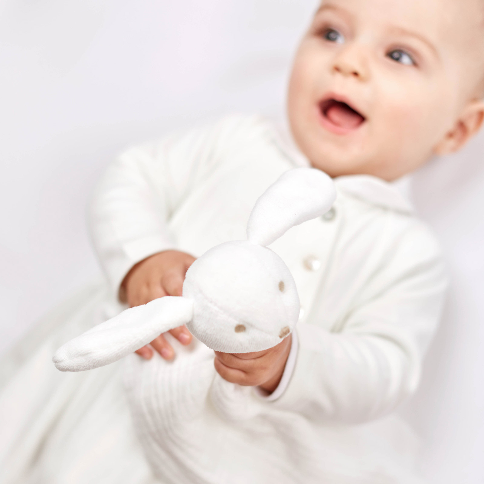 Doudou plat en coton bio lapin  (30 x 30 cm) (Tartine et Chocolat) - Image 1