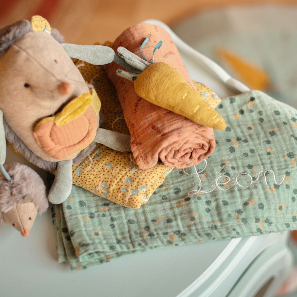 Lot de 3 langes en coton bio Trois petits lapins (70 x 70 cm) (Moulin Roty) - Image 2