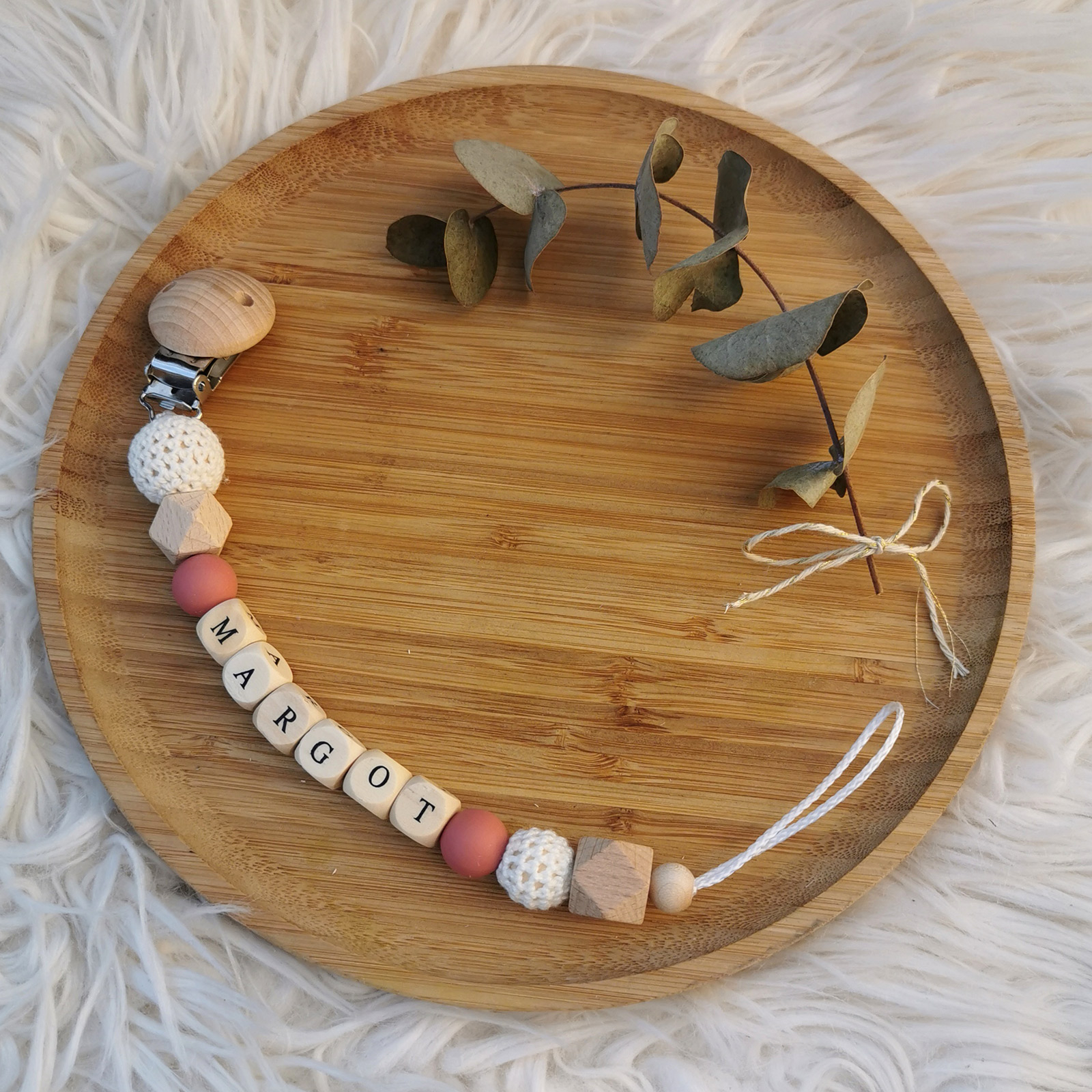 Attache sucette en bois brique et blanc (personnalisable) (Tata Lucette) - Image 1