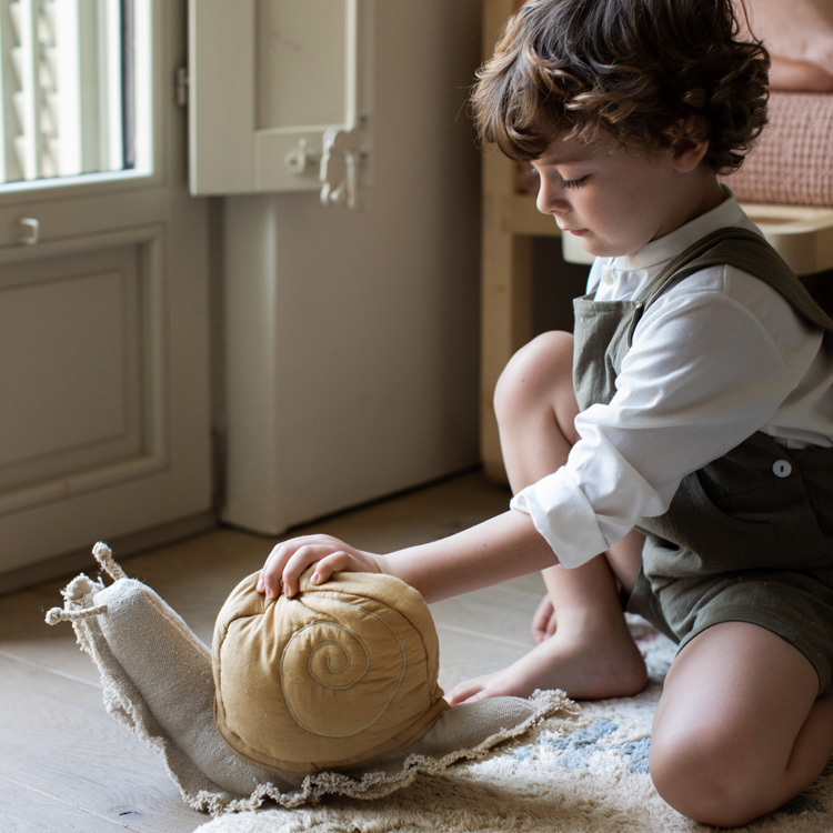 Coussin escargot Lazy Snail (40 x 22 cm) (Lorena Canals) - Image 4