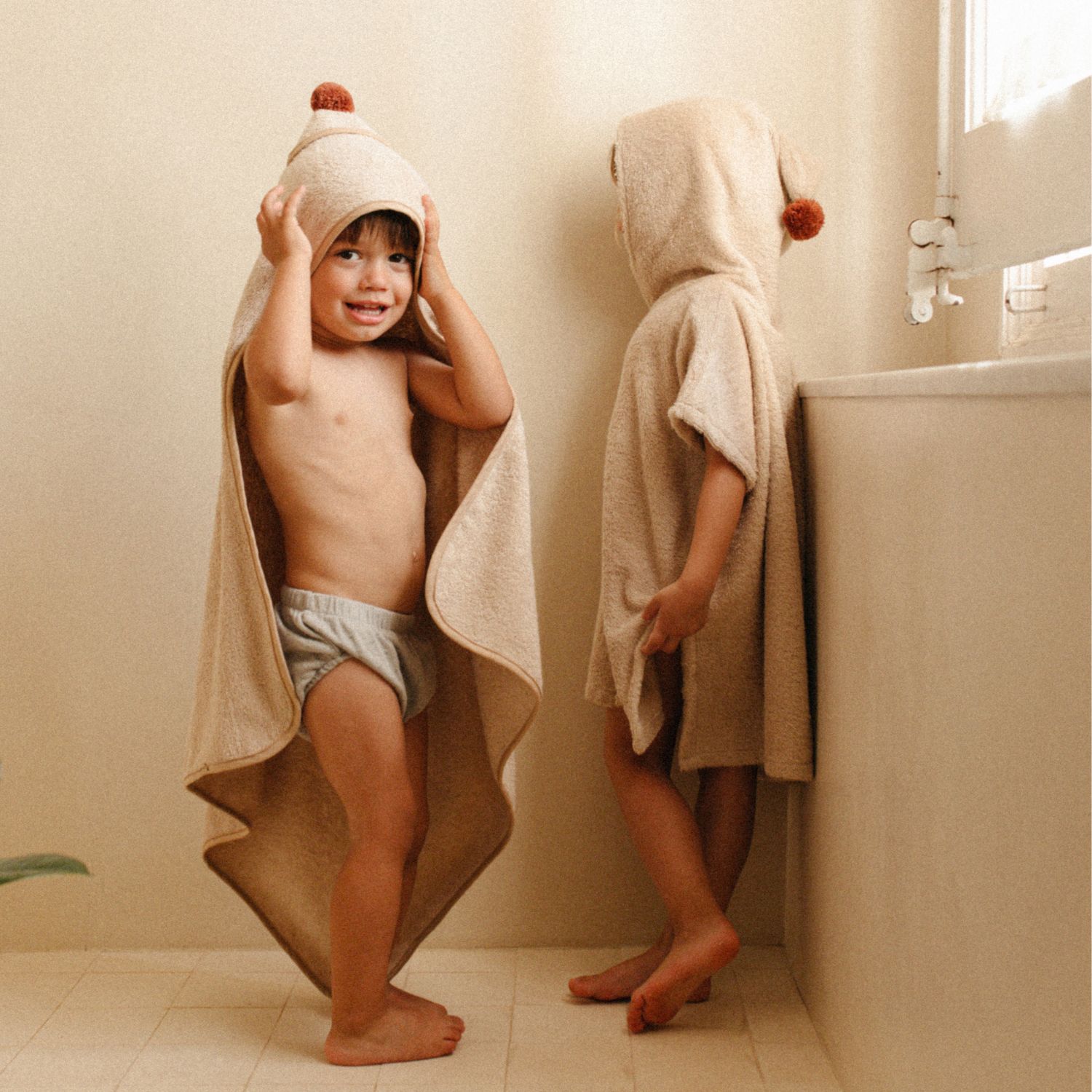 Cape de bain bébé So Cute Latte (73 x 73 cm) (Nobodinoz) - Image 1
