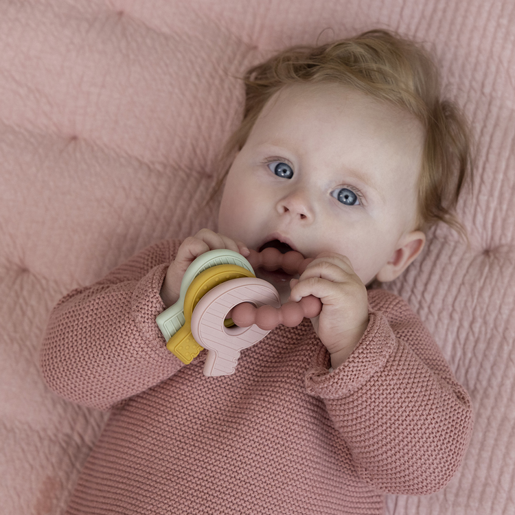 Hochet de dentition trousseau de clefs rose