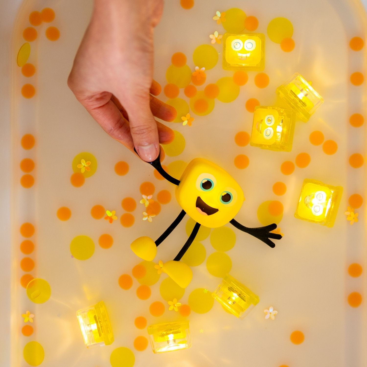 Personnage Alex jaune et 2 cubes lumineux (Glo Pals) - Image 2