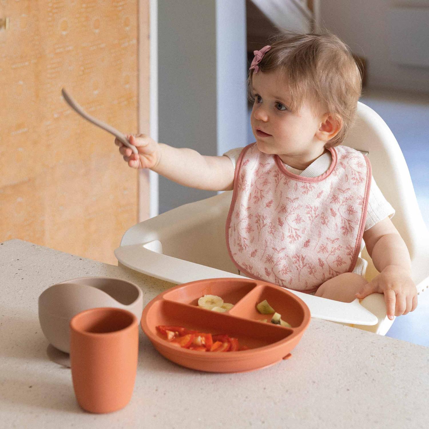 Trois Kilos Sept - Coffret repas en silicone Terre de sienne-Sable (4 pièces)