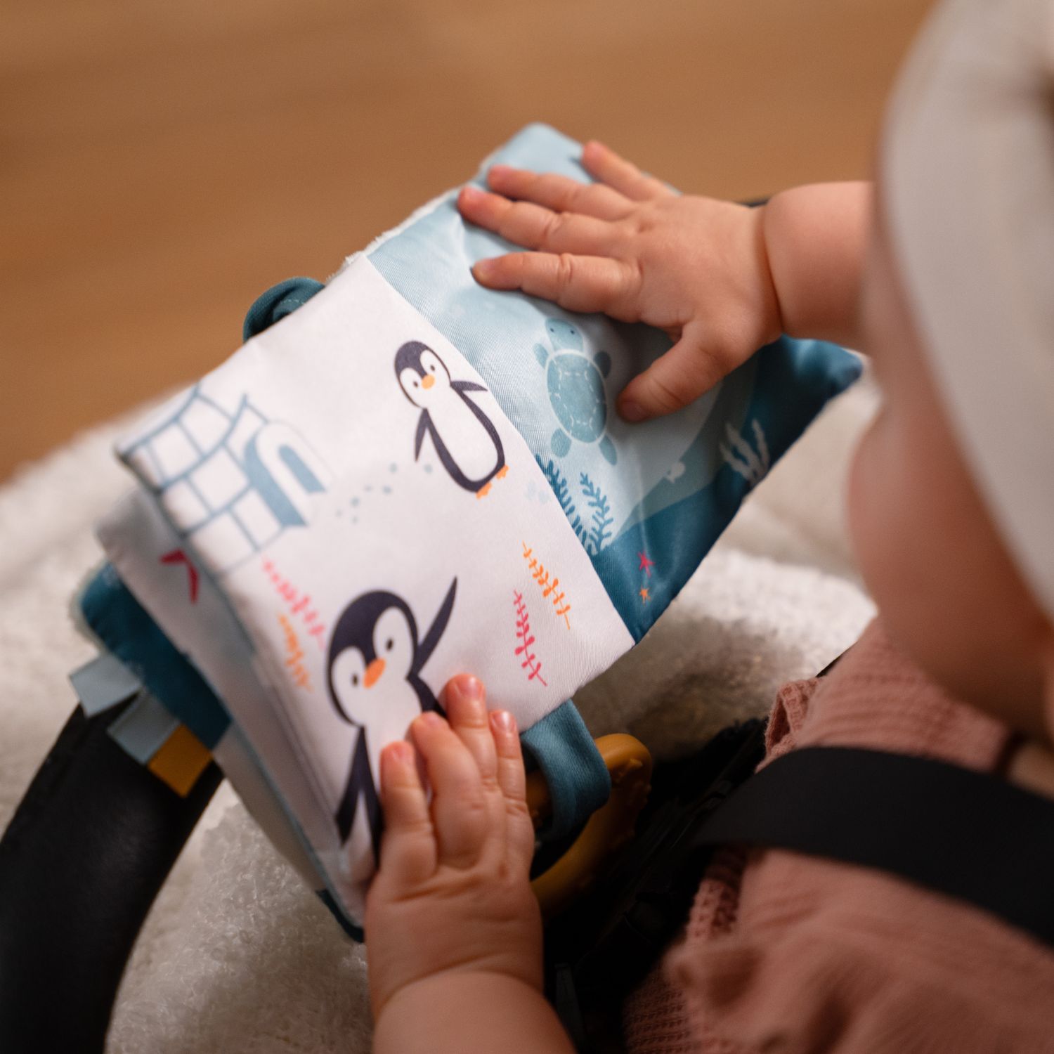 Livre en tissu bébé Océan (Little Big Friends) - Image 3