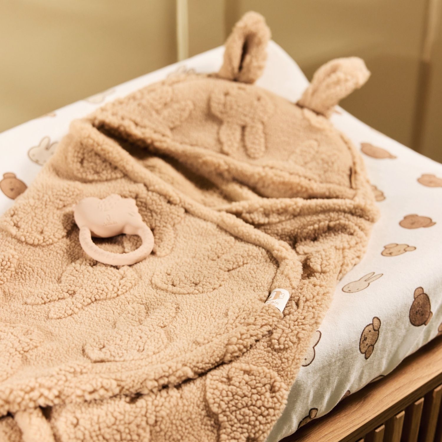 Housse matelas à langer en jersey Miffy and Friends (50 x 70 cm) (Jollein) - Image 1