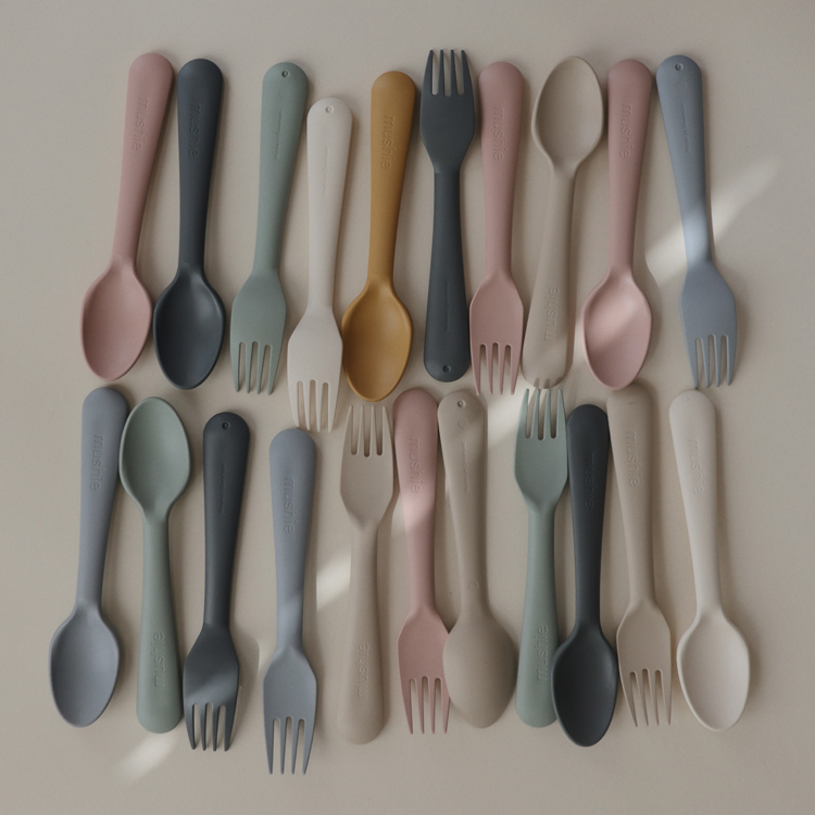 Cuillère et fourchette Sage (Mushie) - Image 4
