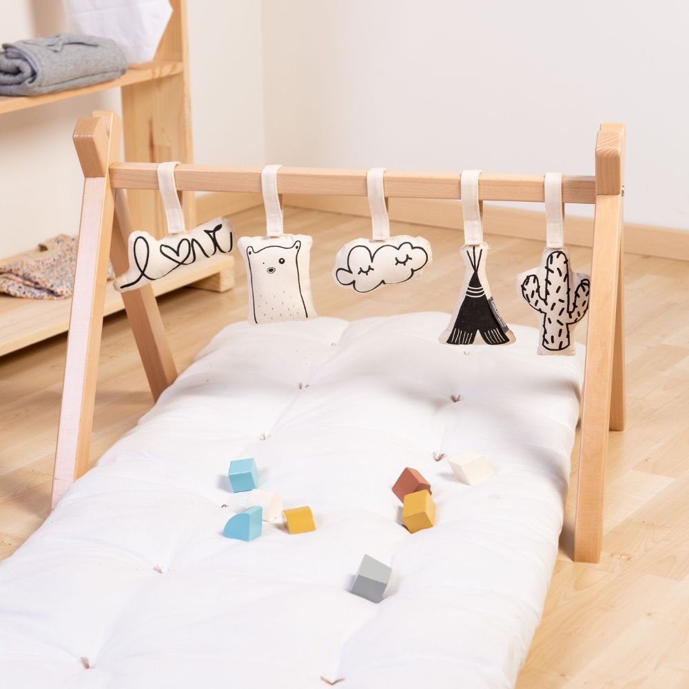 Lot de 5 activités à suspendre Gym figures en toile canvas (Childhome) - Image 6
