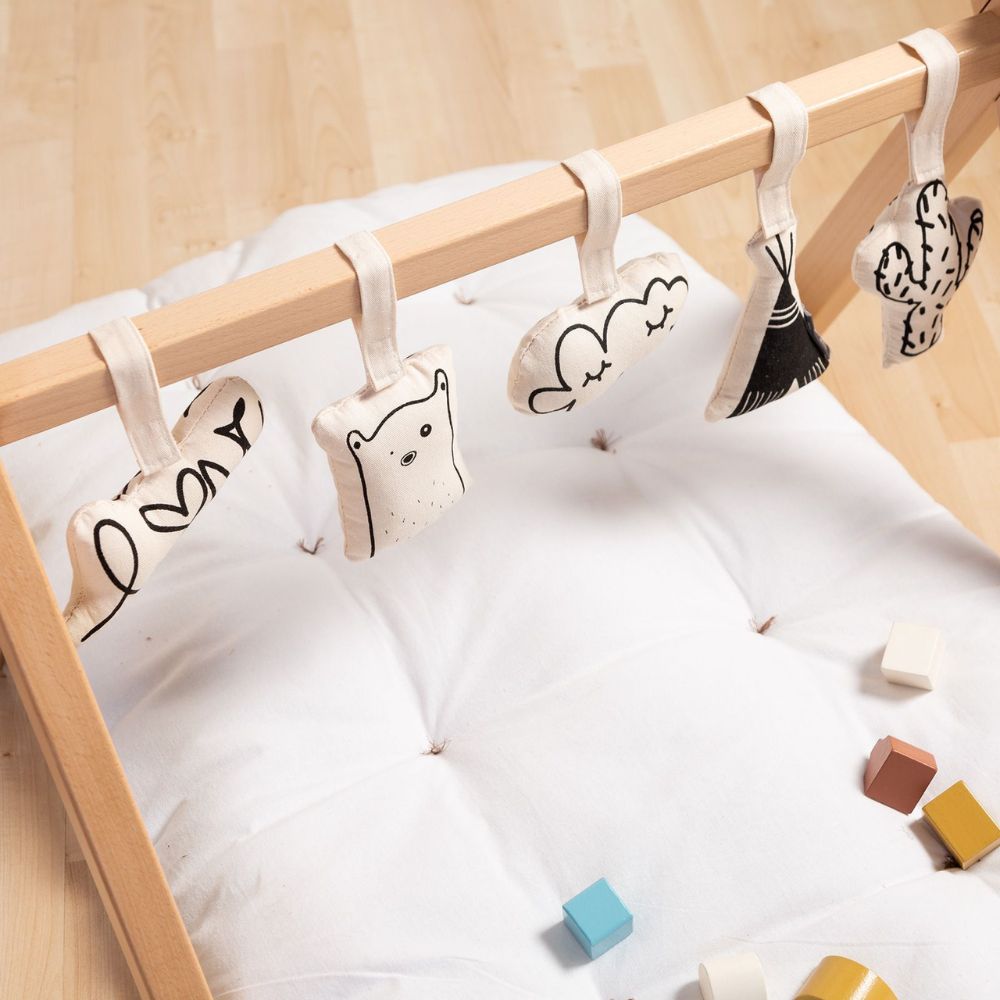 Lot de 5 activités à suspendre Gym figures en toile canvas (Childhome) - Image 7
