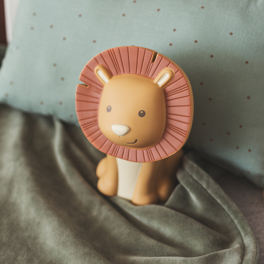 Tirelire Hakuna marron (16 cm) (Atelier Pierre Junior) - Image 6