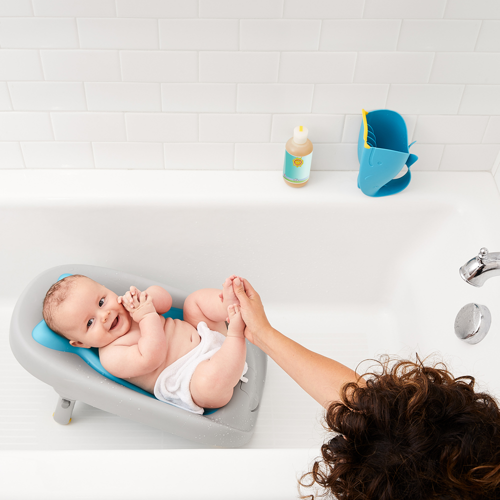 Transat de bain incliné Moby bleu (Skip Hop) - Image 1