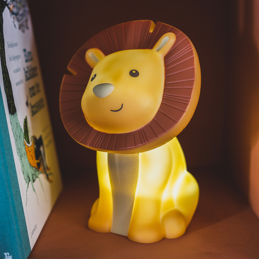 Veilleuse rechargeable Hakuna marron (20 cm) (Atelier Pierre Junior) - Image 1