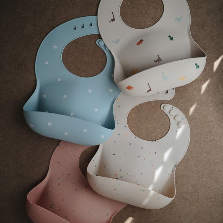 Bavoir à poche en silicone Dinosaure (Mushie) - Image 3