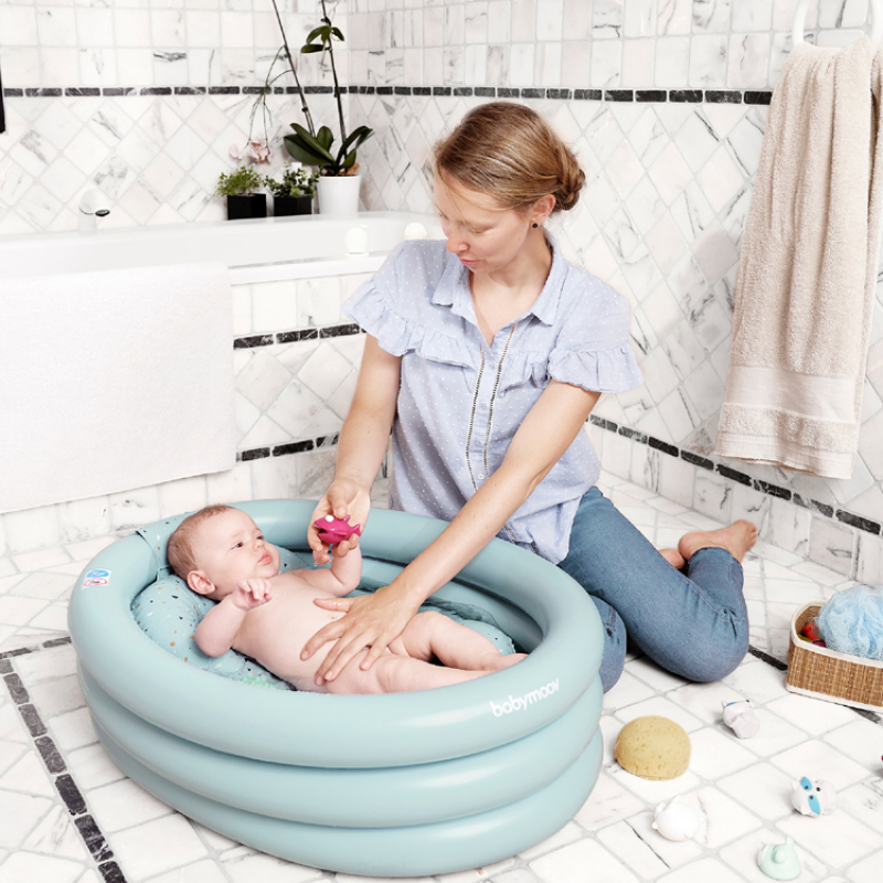 Baignoire gonflable Aqua dots avec transat intégré (Babymoov) - Image 2