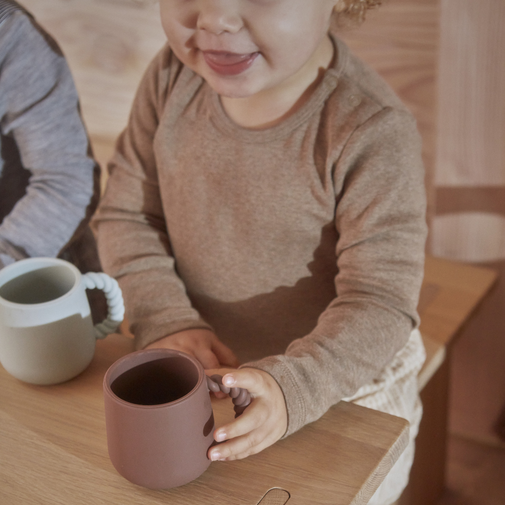 Lot de 2 tasses en silicone Mellow Choko (OYOY Mini) - Image 2