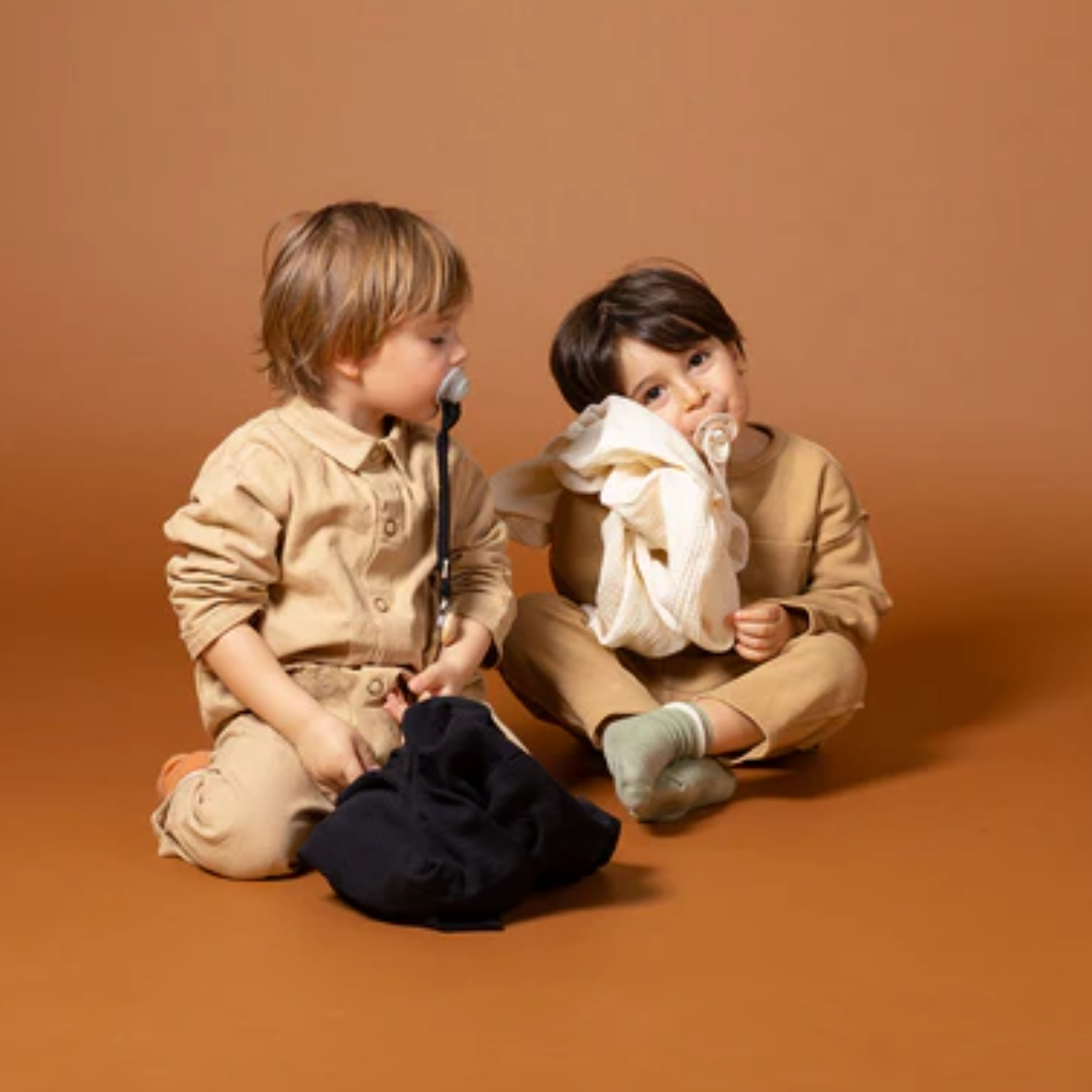 Attache sucette vert amande (BEBEL) - Image 2