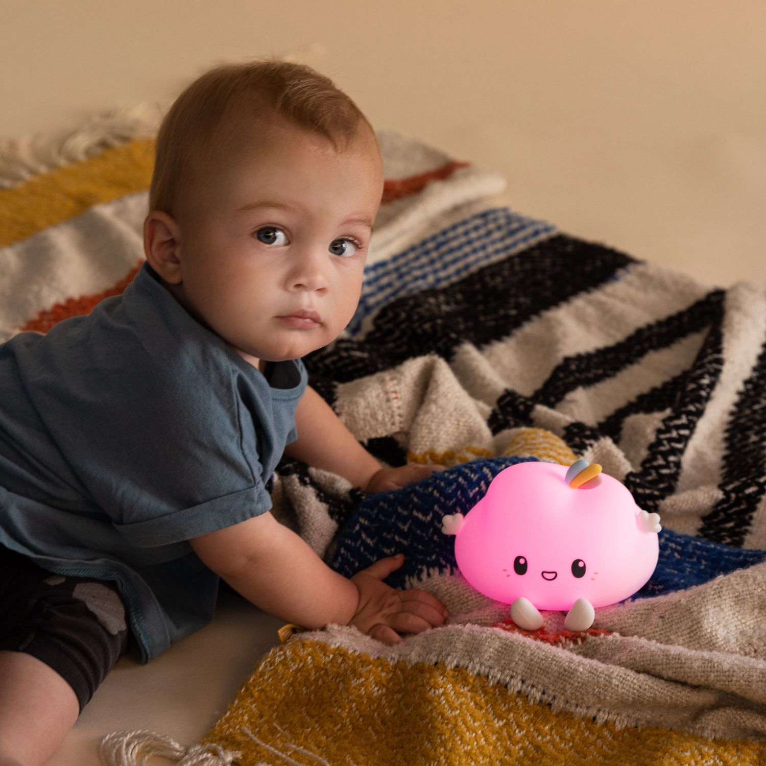 Little L - Veilleuse tactile en silicone Nuage Noa avec télécommande