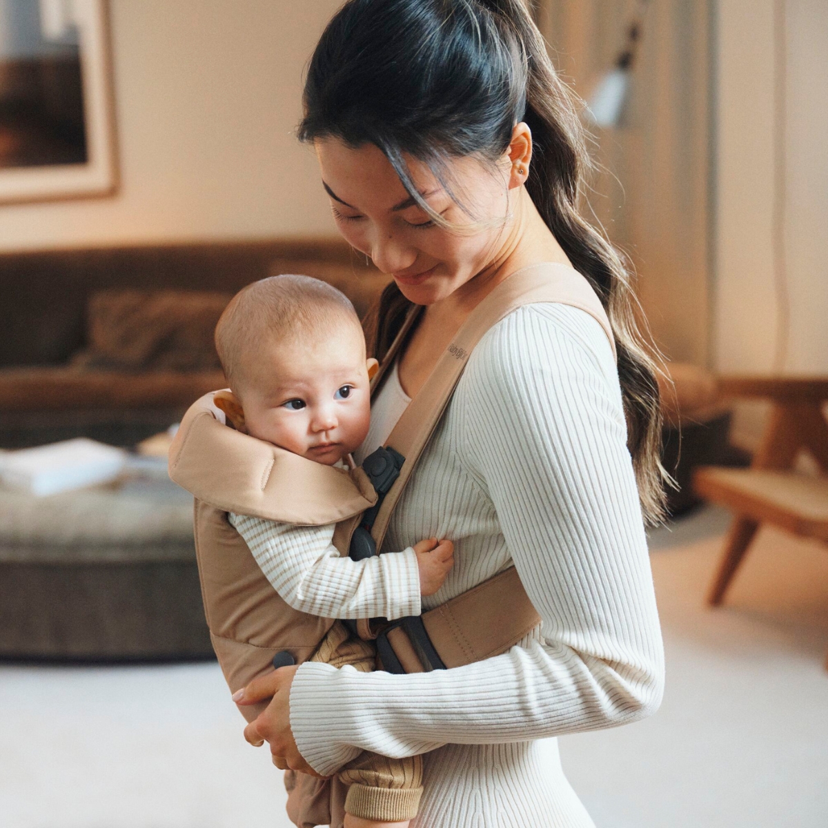 Porte-bébé Mini Tissé beige (BabyBjörn) - Image 3