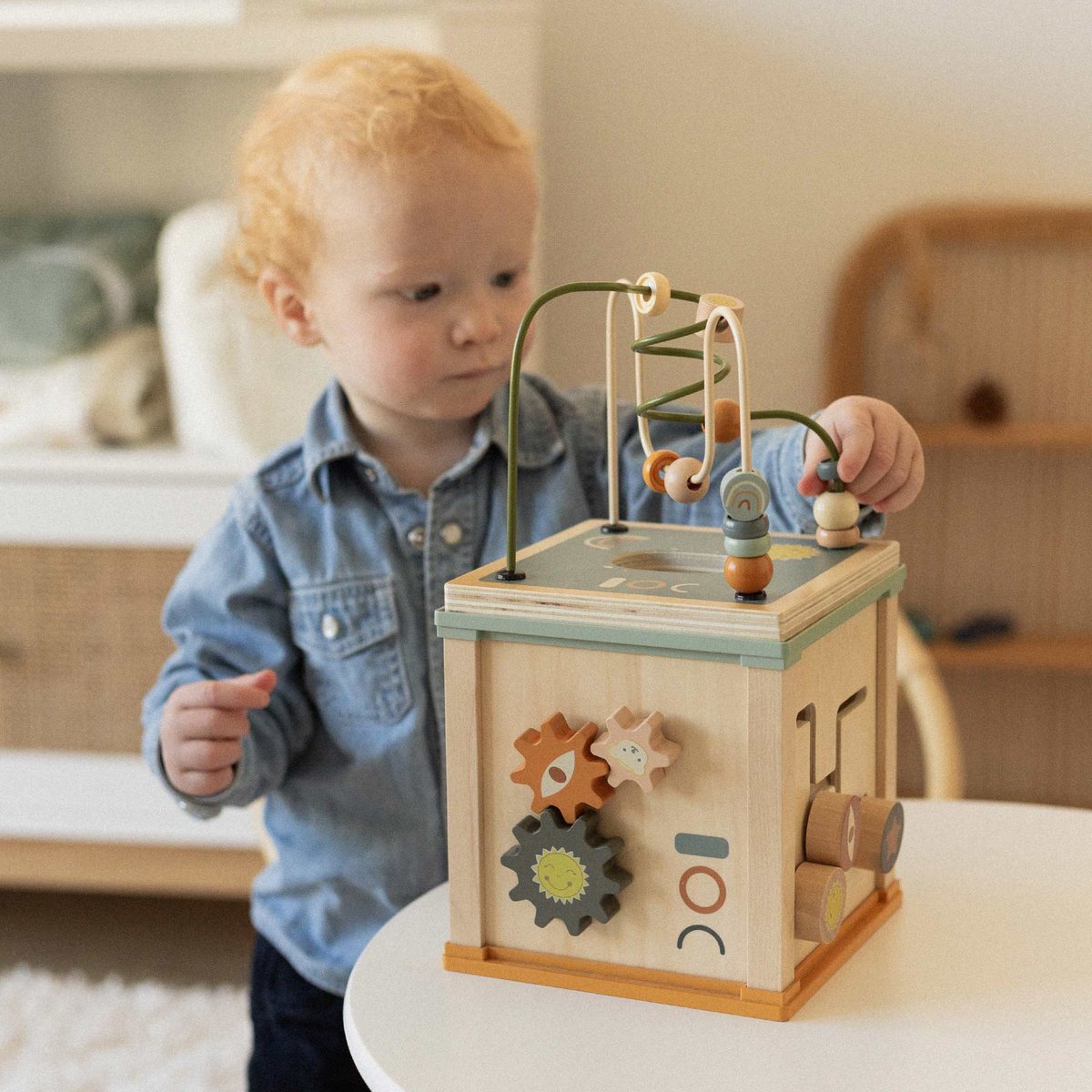 Cube d'activités en bois (Trois Kilos Sept) - Image 1