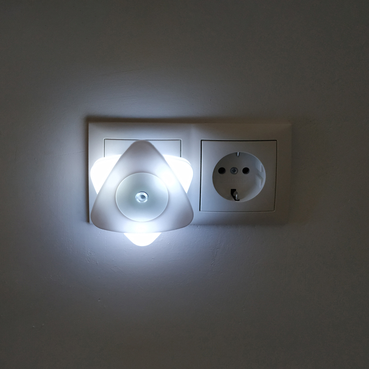 Veilleuse automatique à brancher LED (Alecto) - Image 2