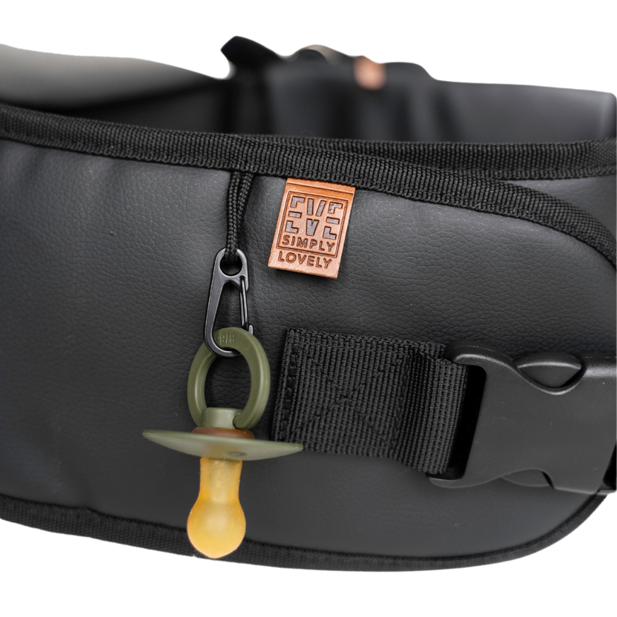 Porte bébé Hipseat Noir (EVE Simply Lovely) - Image 6