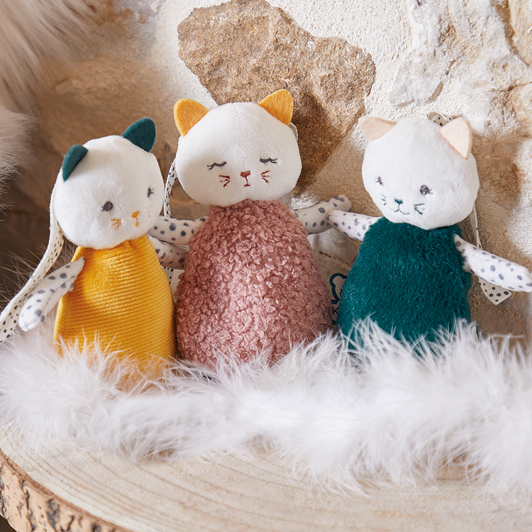 Lot de 3 doudous chats sensoriels Stimuli (Kaloo) - Image 1