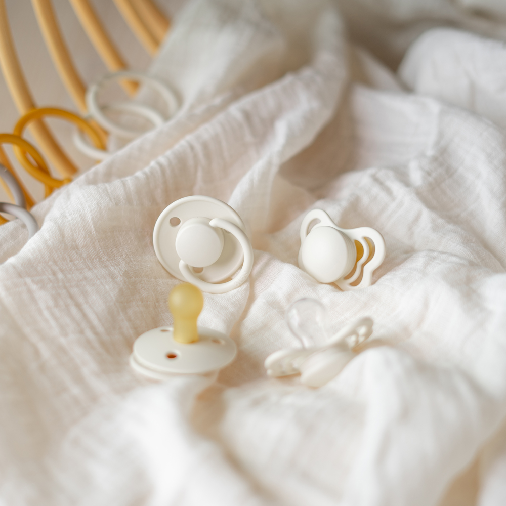 Coffret de 4 sucettes Try It Ivory (0-6 mois) (Bibs) - Image 2