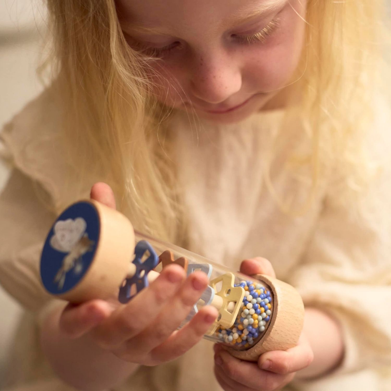 Valisette de jeu Mes premiers jouets sensoriels en bois (Filibabba) - Image 1