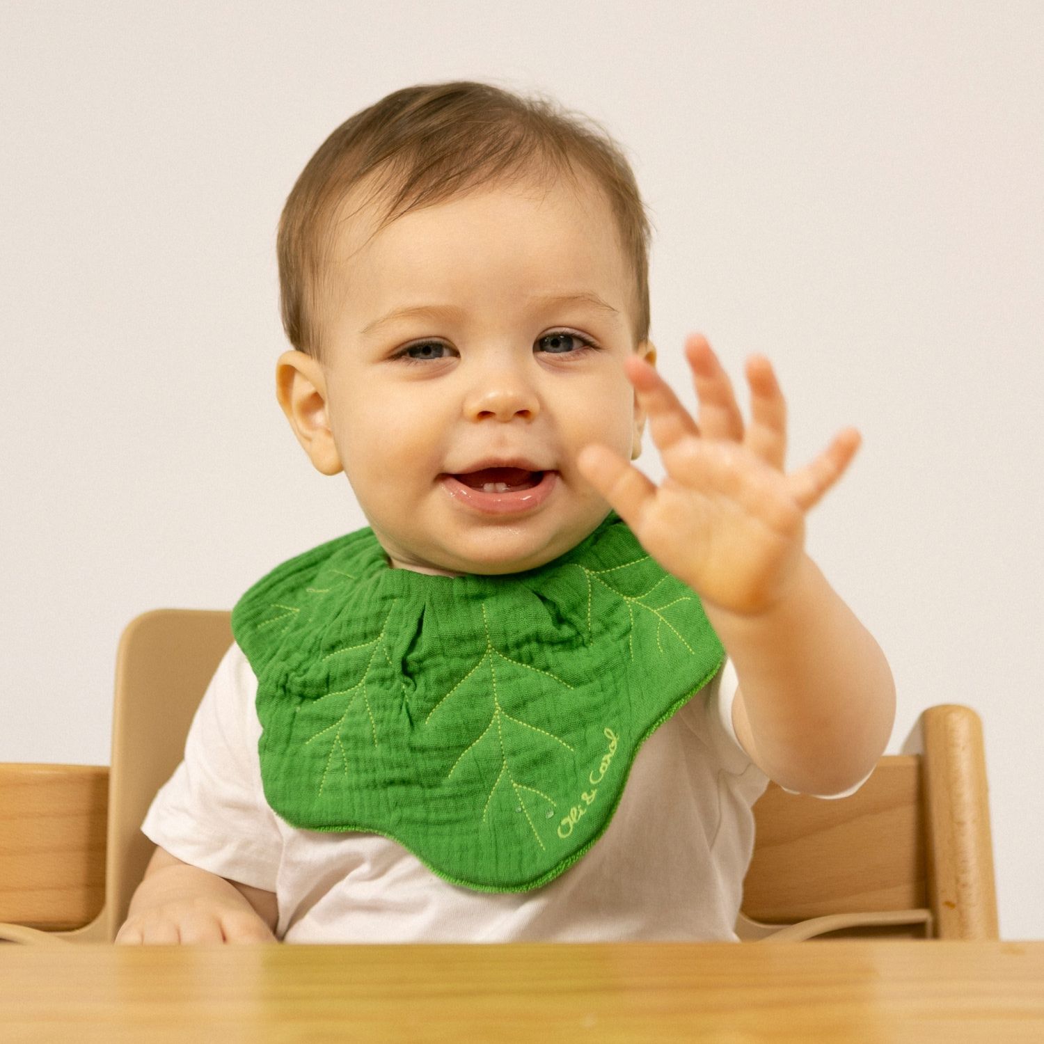 Bavoir Kendall The Kale (Oli and Carol) - Image 1