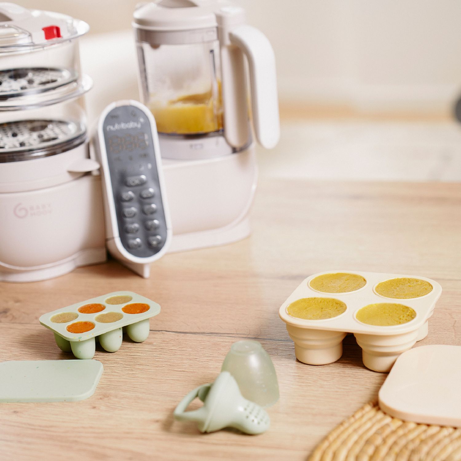Set grignoteuse et moules en silicone (Babymoov) - Image 1