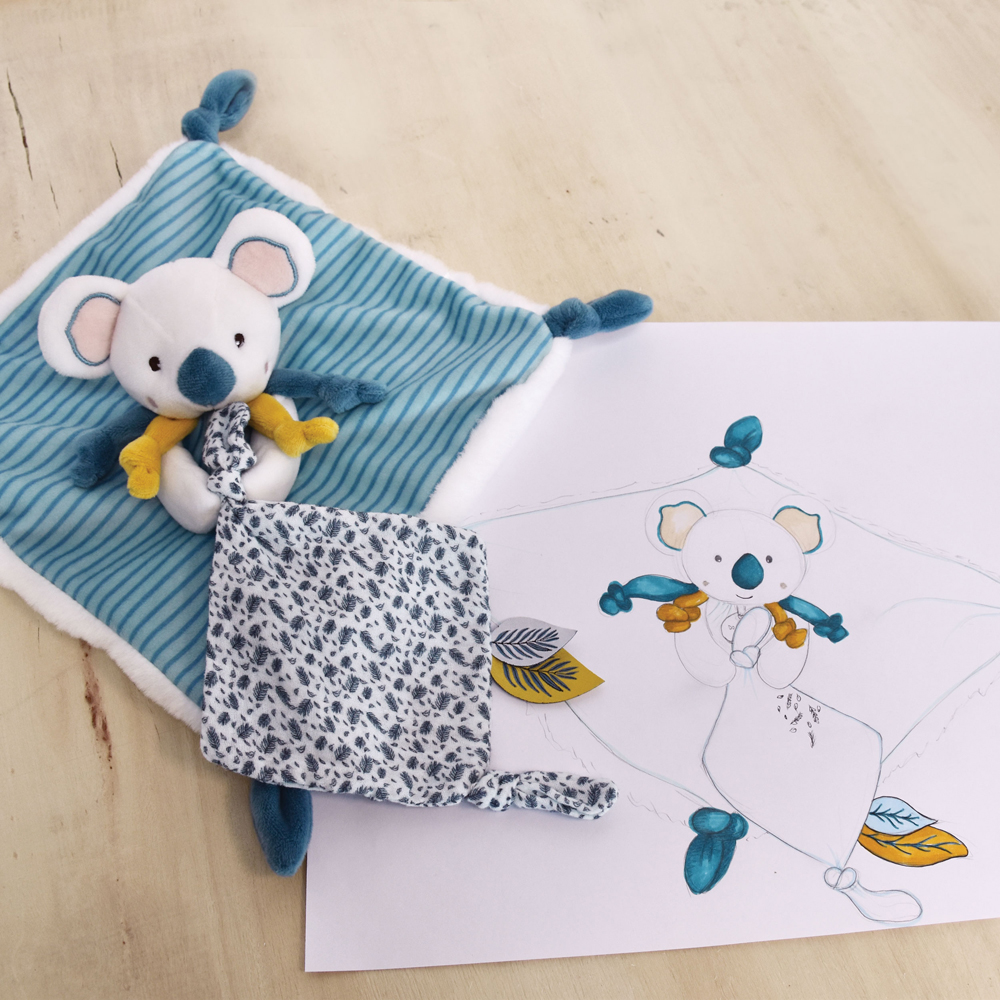 Coffret doudou plat Yoca le koala (25 cm) (Doudou Et Compagnie) - Image 1