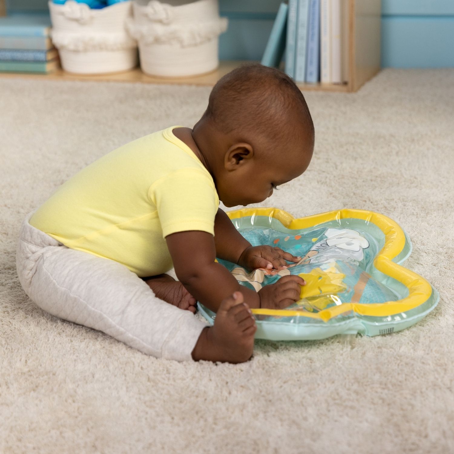 Tapis d'éveil et matelas à eau Winnie l'Ourson (Kids2) - Image 3