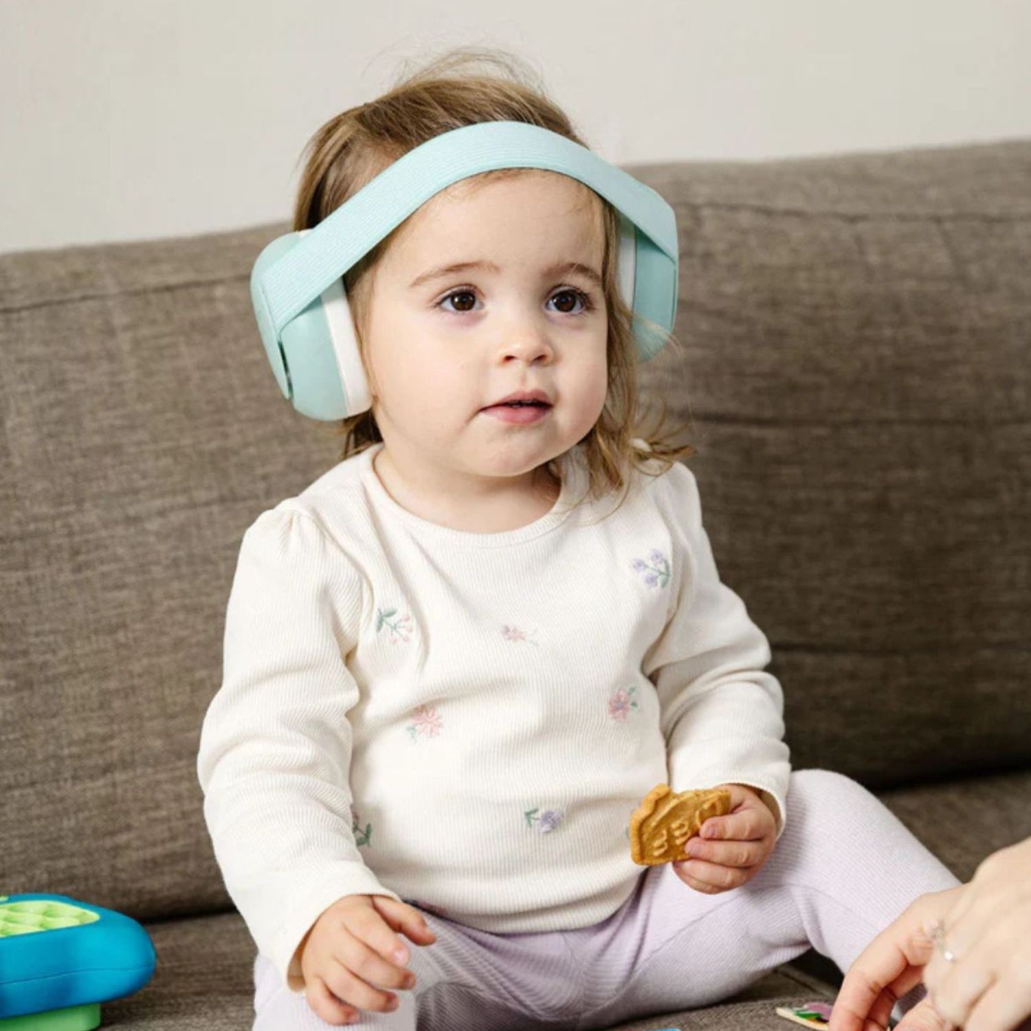 Casque anti-bruit pour bébés Blanc-Vert menthe (Alecto) - Image 1