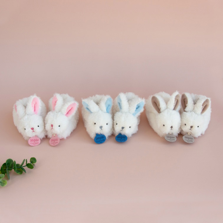 Coffret chaussons de naissance lapin hochet beige (taille 16-18) (Doudou et Compagnie) - Image 3