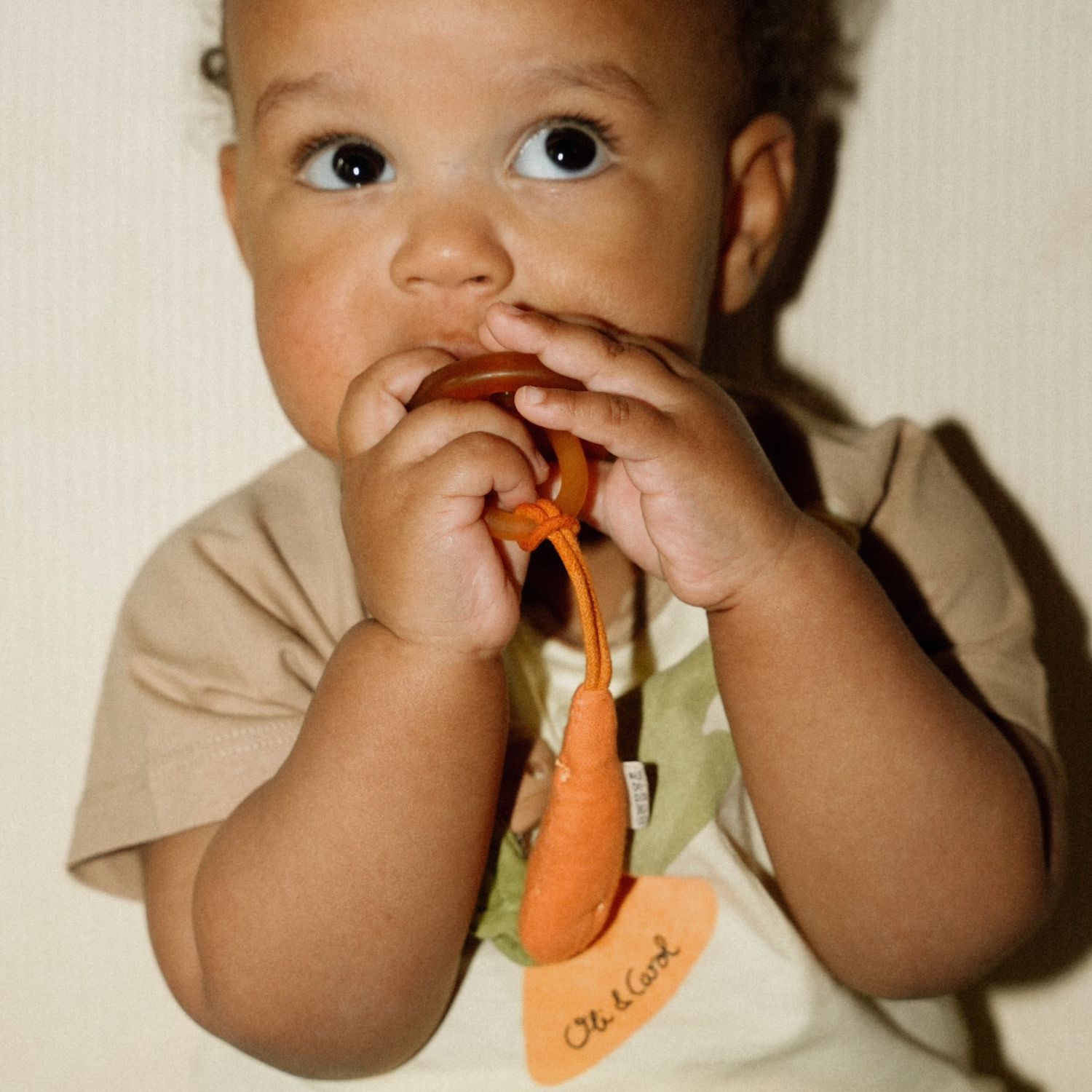 Attache-sucette Cathy The Carrot (Oli and Carol) - Image 4