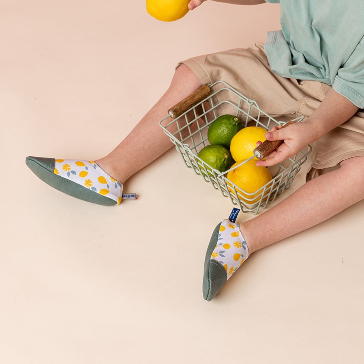 Chaussons tout-terrain Les Petits Citrons Jaunes (pointures 18-20) (Les Pas Petits) - Image 1