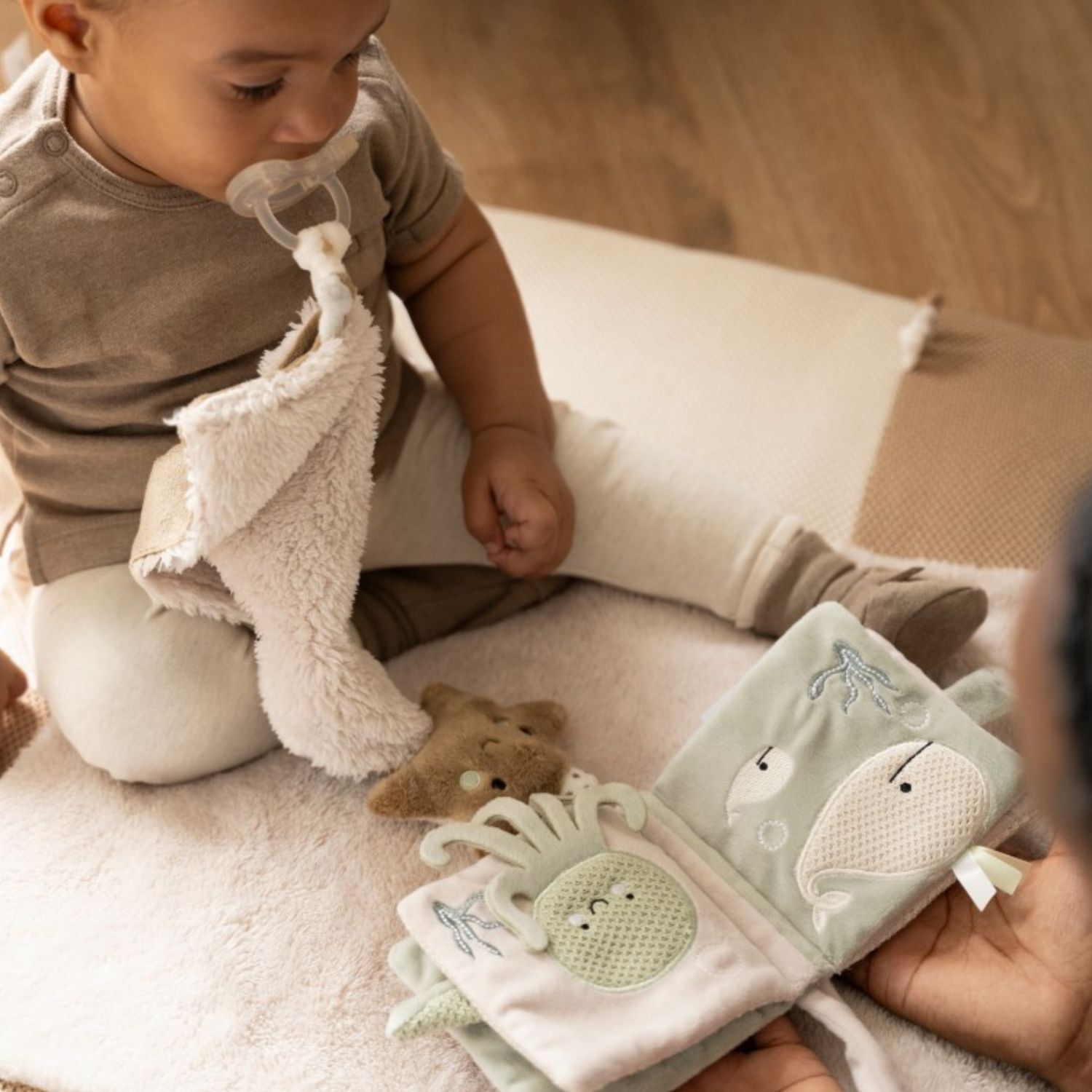 Livre sensoriel Animals Laurel (Baby's Only) - Image 1