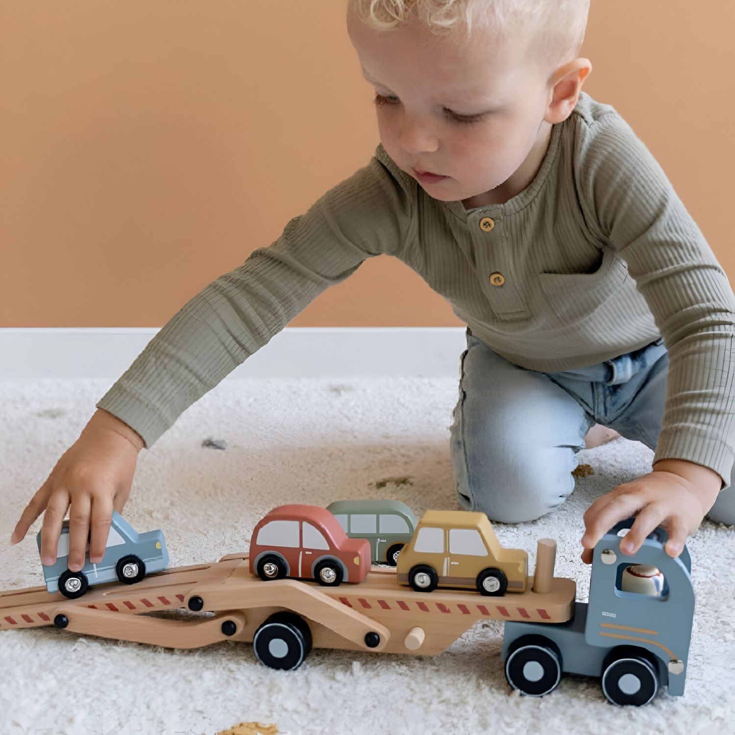 Camion porte-voiture en bois (Little Dutch) - Image 1