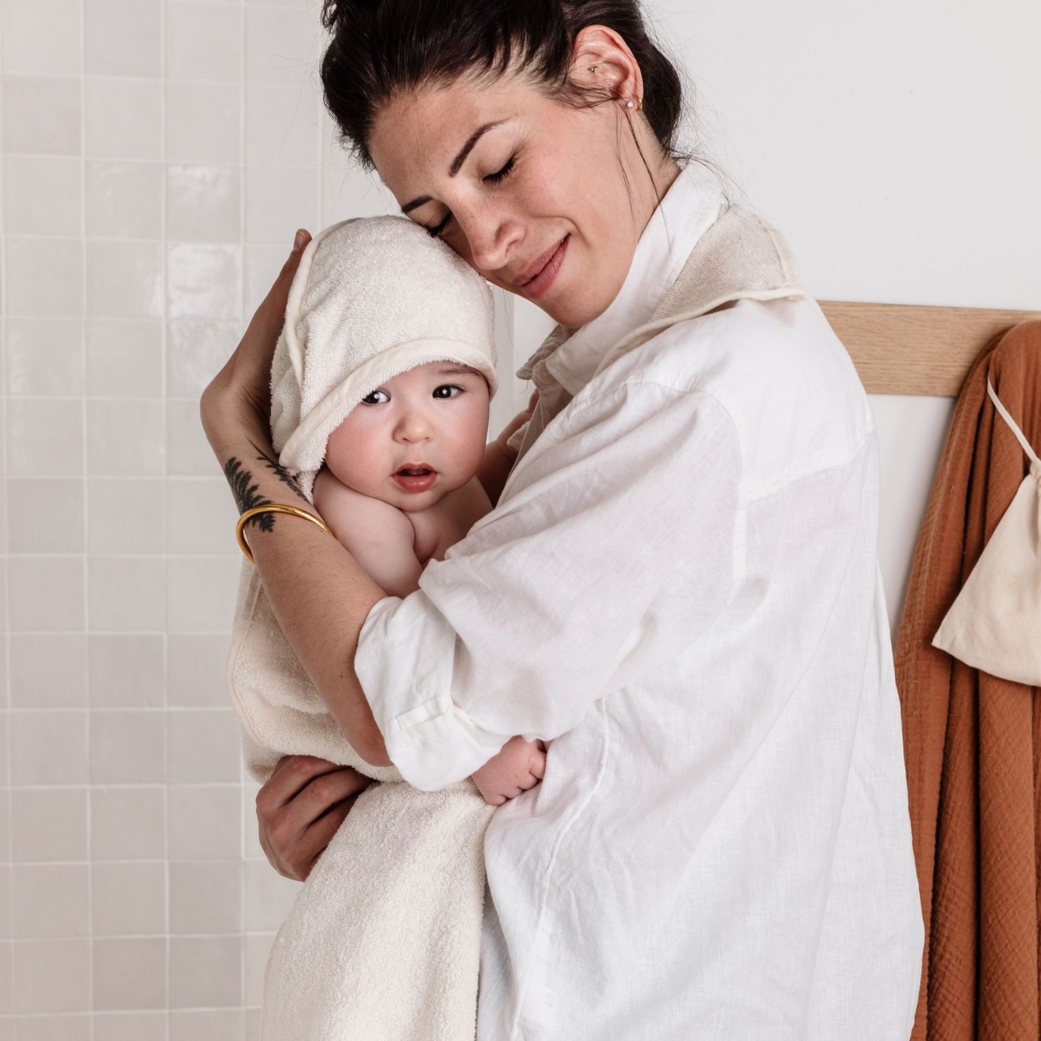 Cape de bain tablier XXL parent et bébé écru (Candide) - Image 4