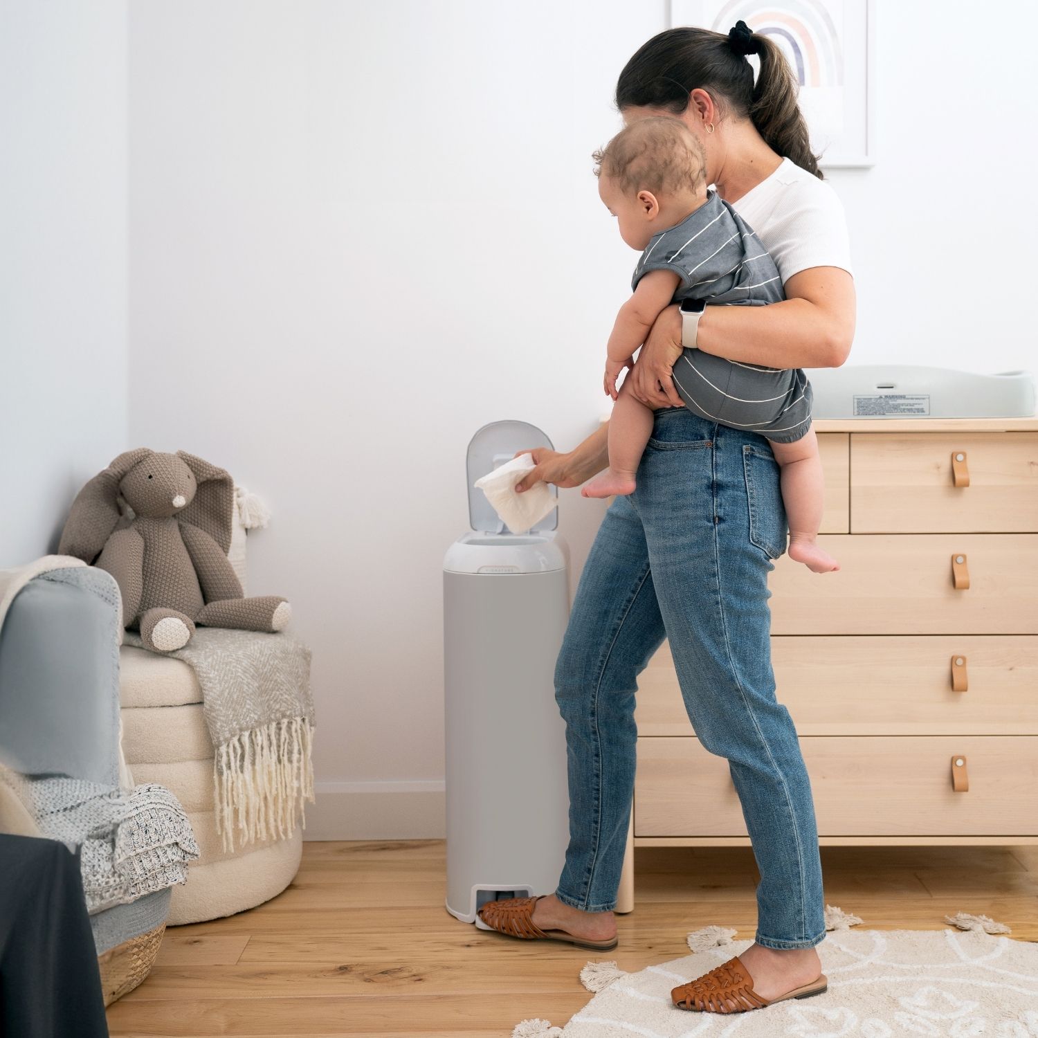 Poubelle à couches Platinium Grise avec recharge (Diaper Genie) - Image 1