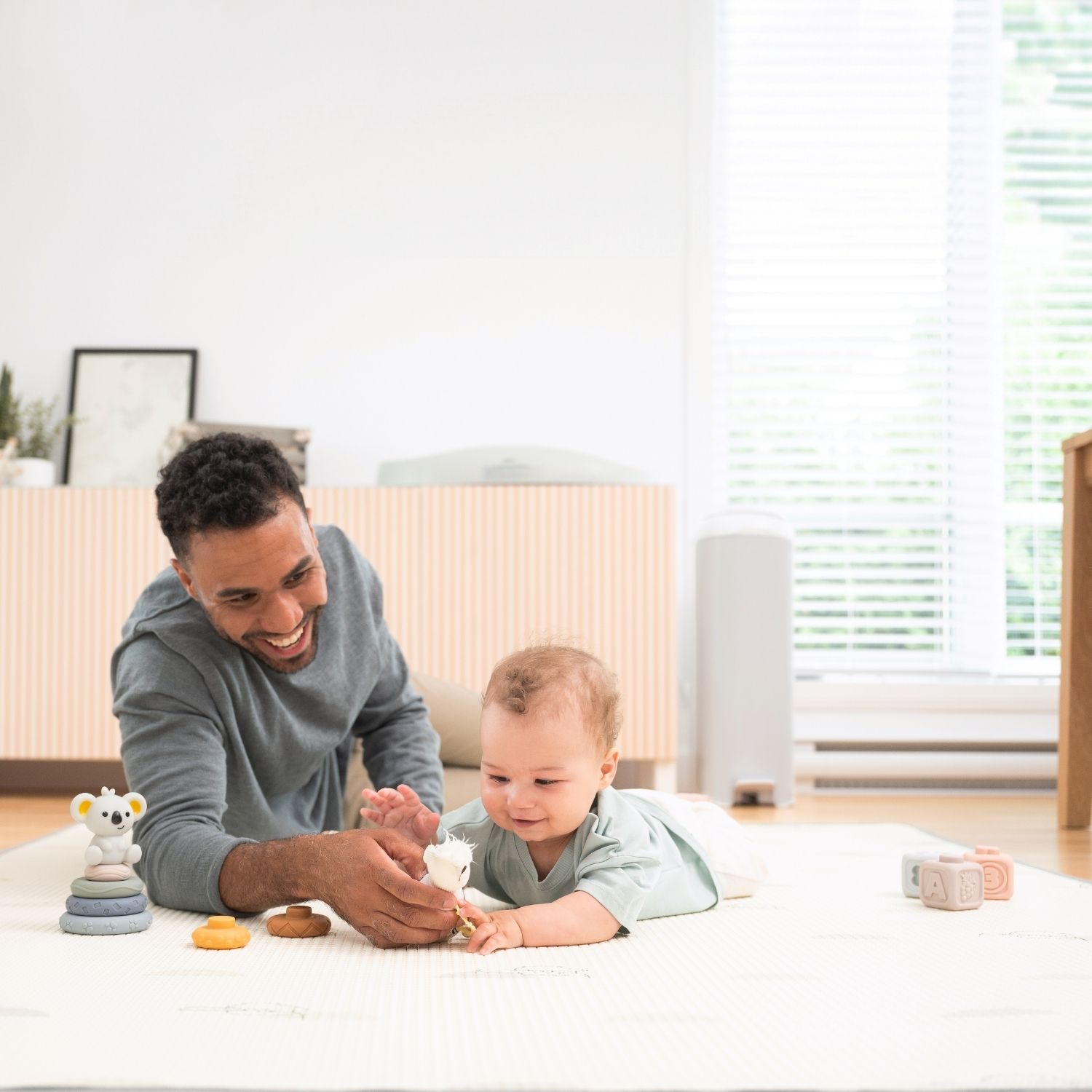 Poubelle à couches Platinium Grise avec recharge (Diaper Genie) - Image 4