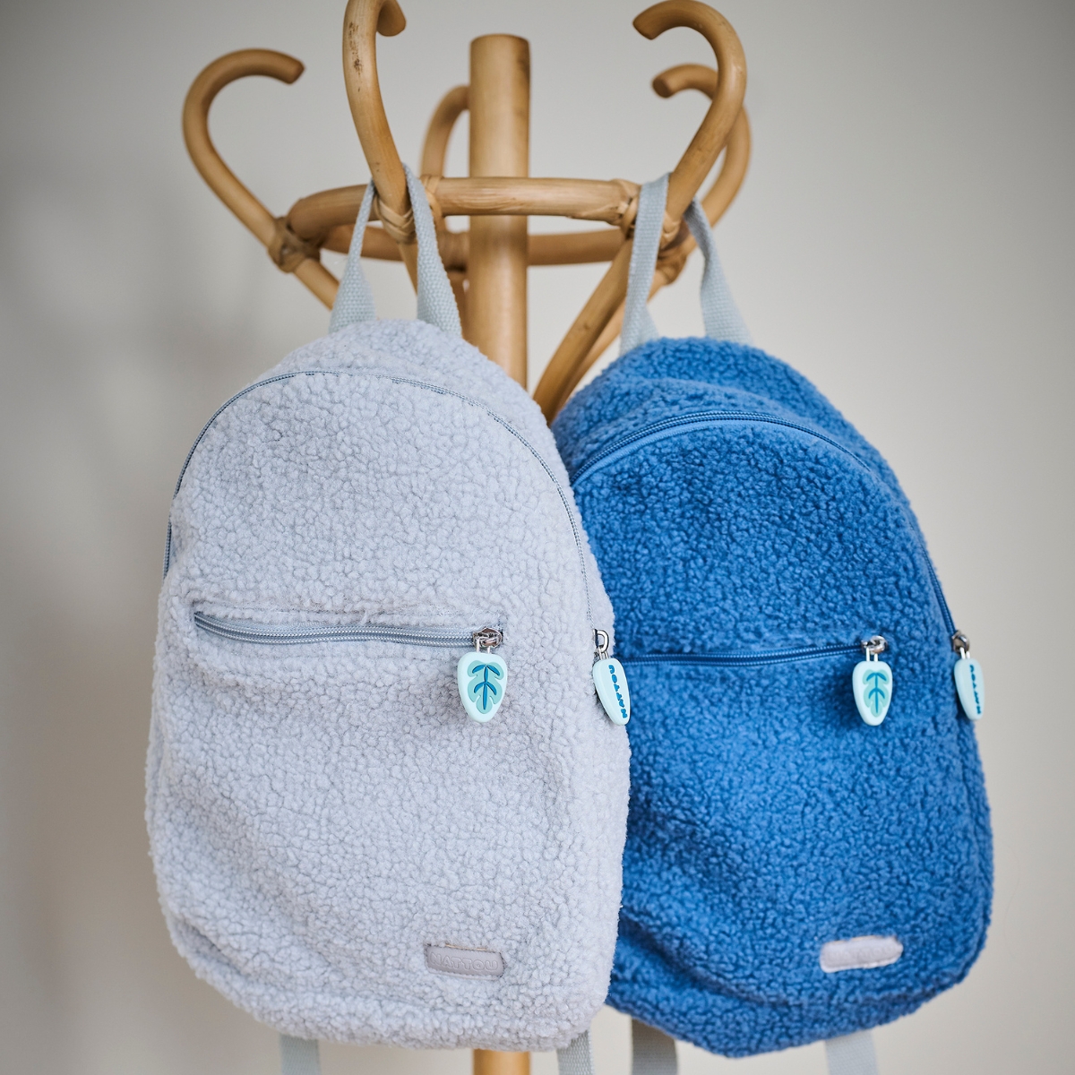 Sac à dos bébé Teddy Lapidou gris (Nattou) - Image 1