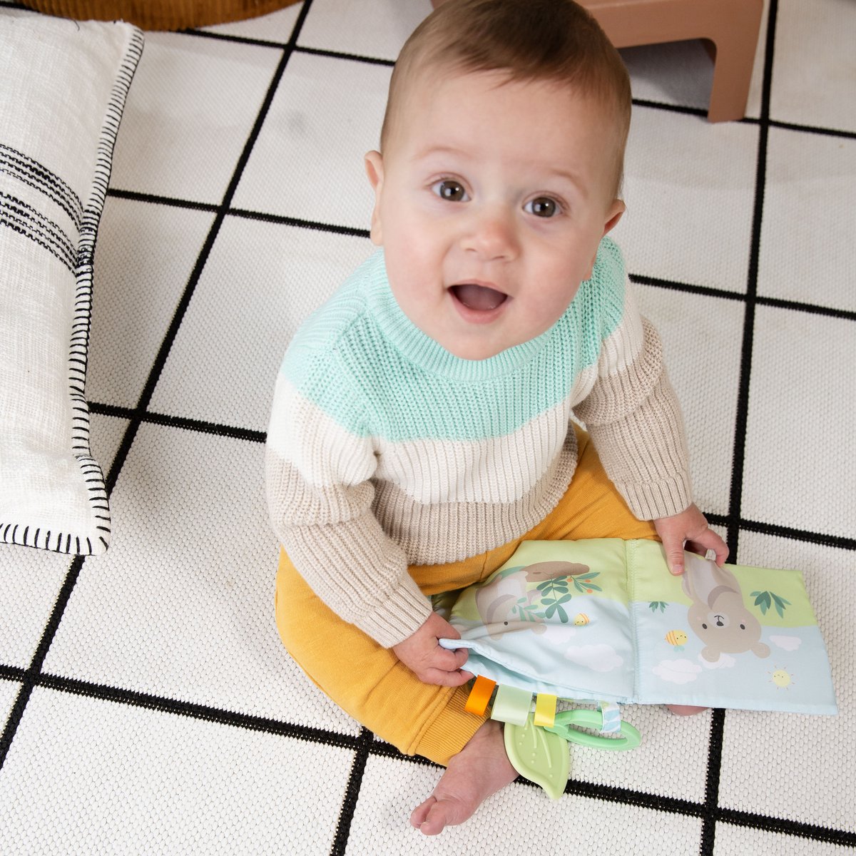 Livre d'éveil en tissu Nate l'Ourson (Kids2) - Image 2