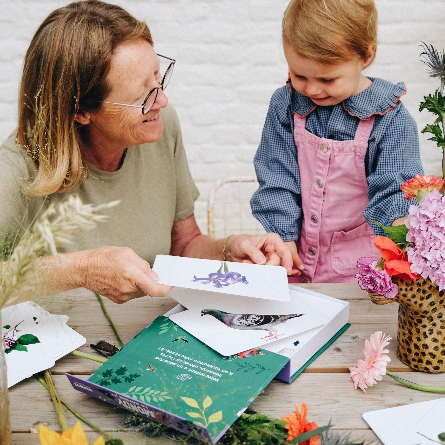 Coffret Mondy des Curieux (45 cartes de langage bilingues sur le thème de la nature) (Observe Édition) - Image 1