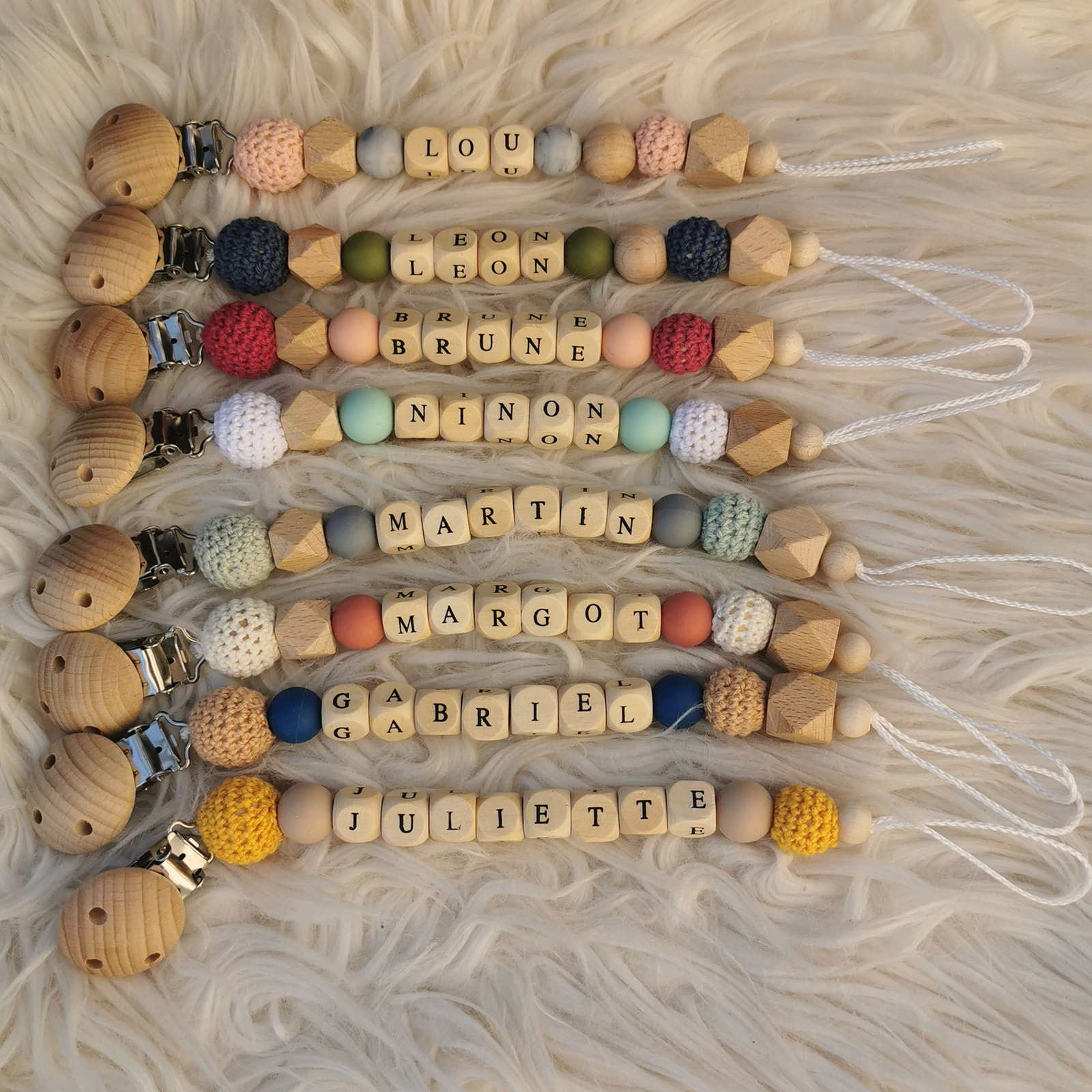 Attache sucette en bois camel et bleu nuit (personnalisable) (Tata Lucette) - Image 2