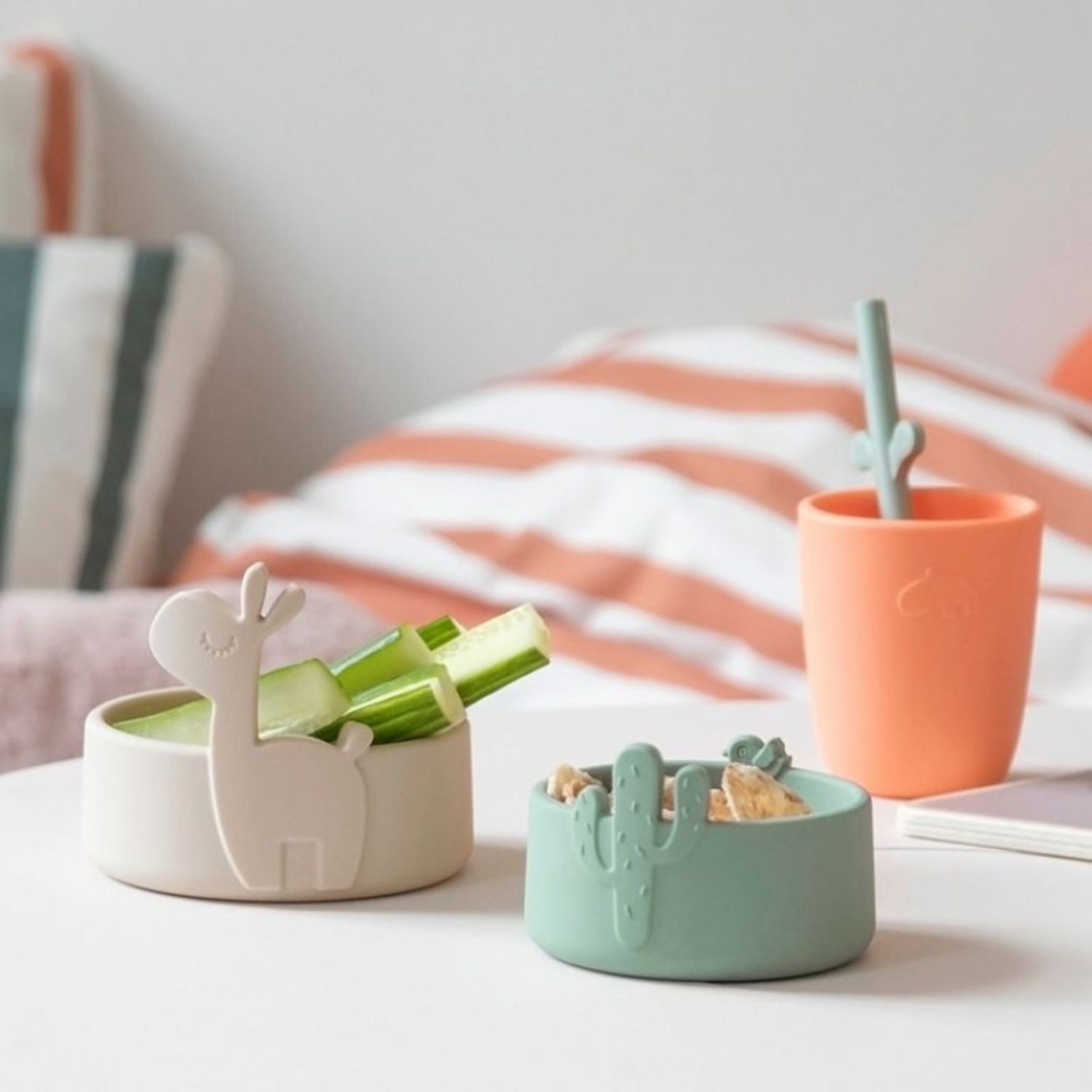 Lot de 2 bols en silicone Lalee sable et vert (Done by deer) - Image 1