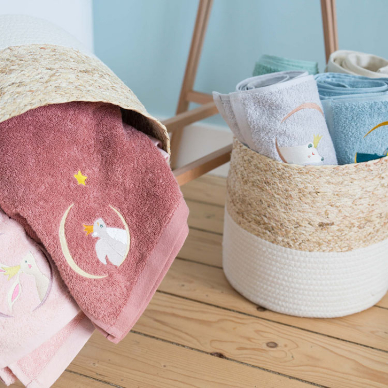 Serviette de bain brique écureuil personnalisable (70 x 140 cm) (L'oiseau bateau) - Image 3